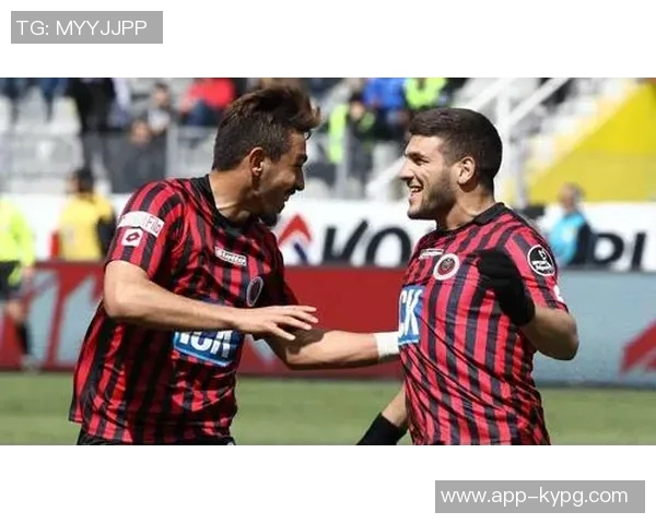 斯基拉透露维拉不打算留住利昂贝利土超俱乐部已对此表示关注