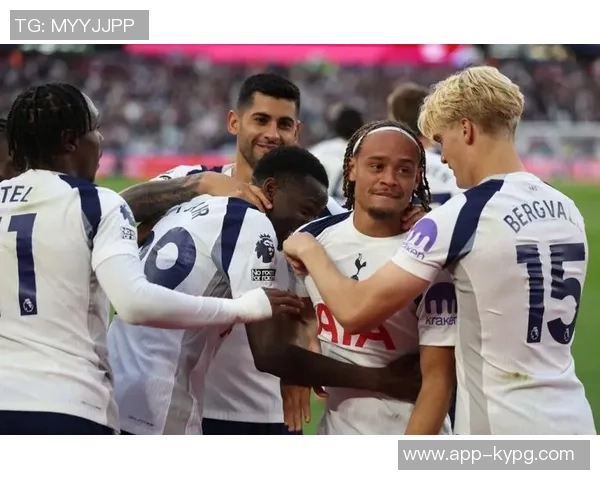 热刺迎战利兹联首发阵容公布西蒙斯特尔库杜斯出战帕利尼亚参赛