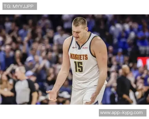 约基奇谈新赛季新队员加入期待球队崭新开局与突破表现